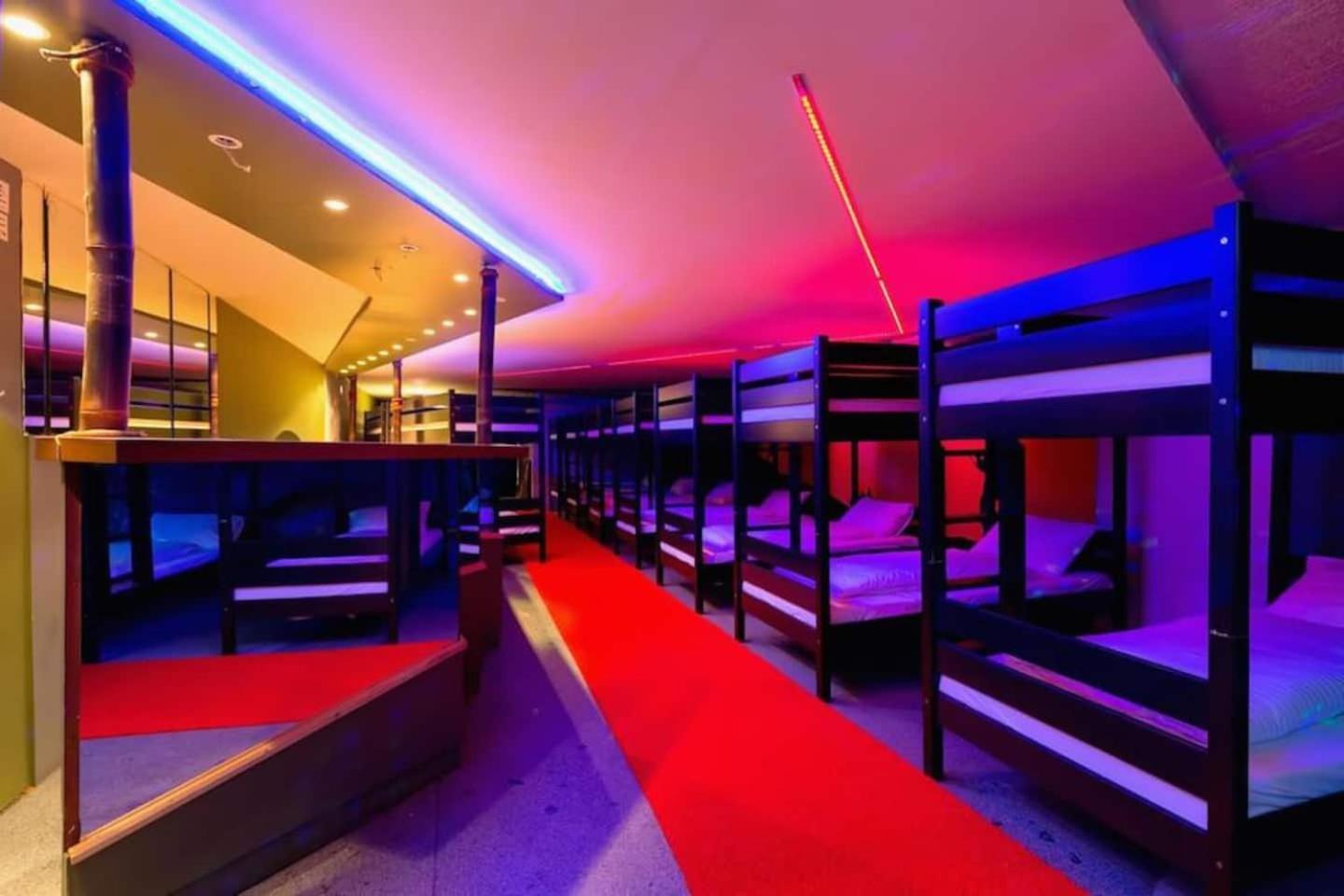 The Bachelor Bar - Bunker | Private Club Villa Budapesta Exterior foto